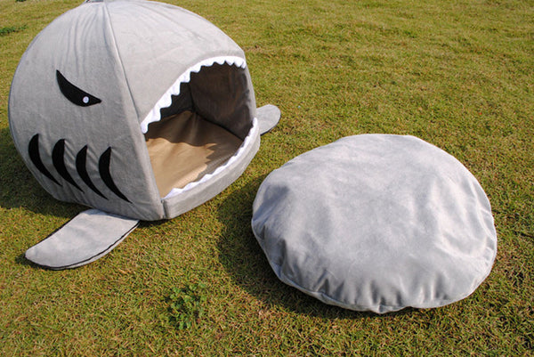 Novelty Soft Shark Mouth Shape Pet house